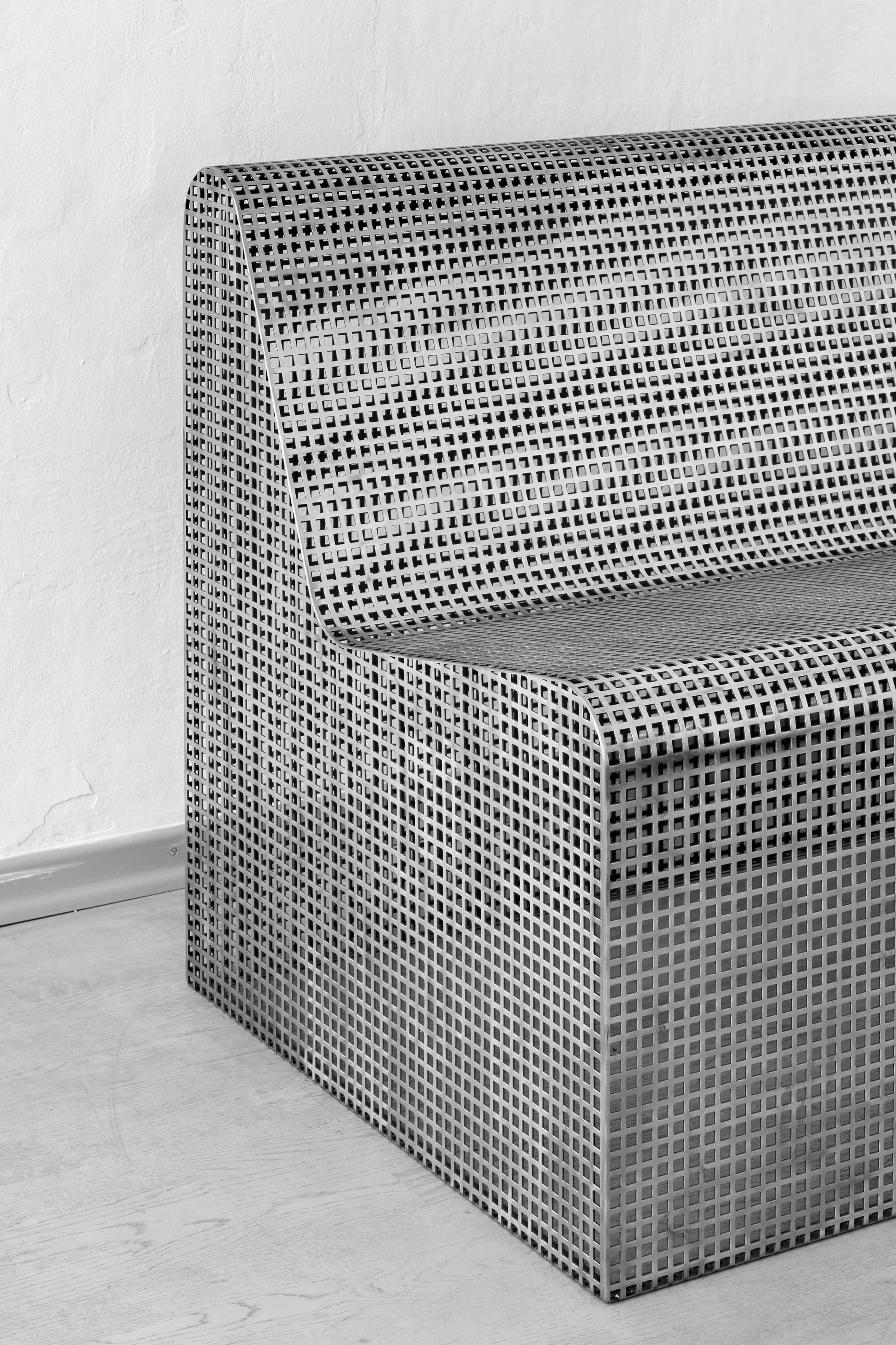 Ks Cage Bench 01 Grey V02